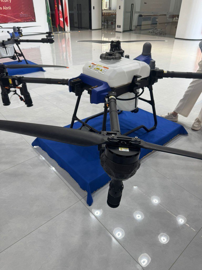 EAVision J150 en showroom, vista general