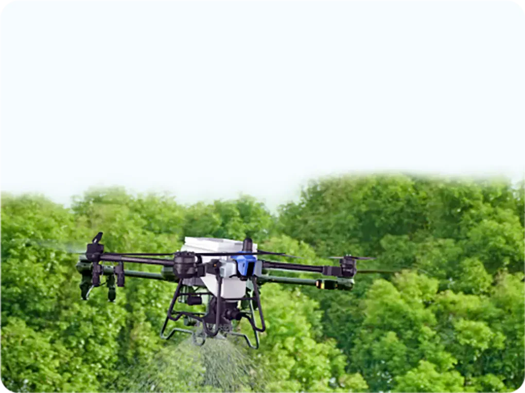 EAVision J150 en vuelo dispersando material sólido sobre vegetación