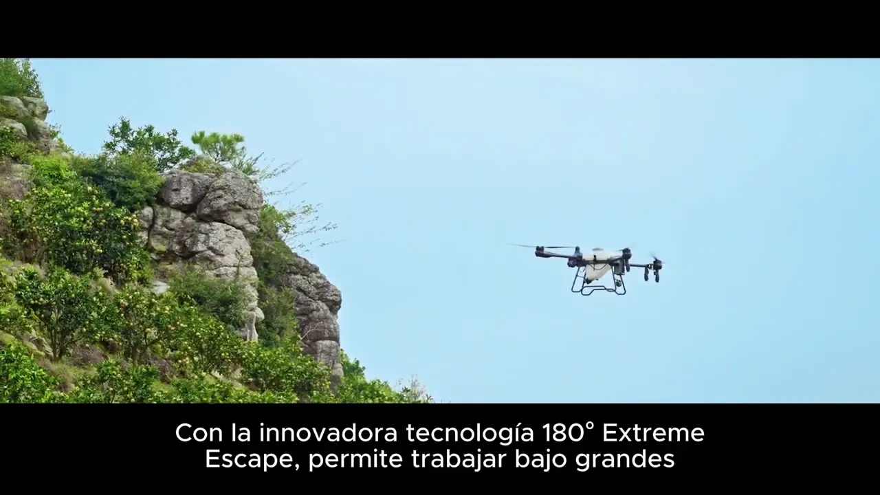 EAVision J150 operando sobre un cultivo con terreno irregular